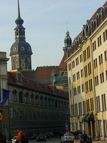 P-2000-12-04 2701