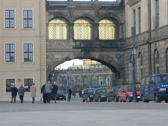 P-2000-12-04 2712